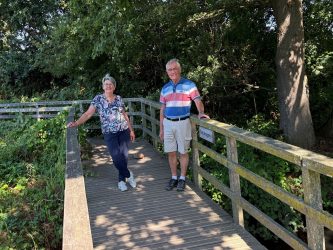Anny Wijnhoven en Ton van den Berg op het Ezelsbruggetje